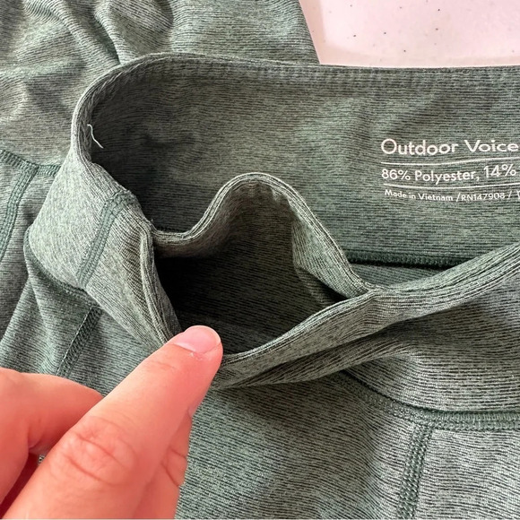 Outdoor Voices Hunter Green 3/4 Warmup Leggings Compression Tights Size Medium - Picture 4 of 8